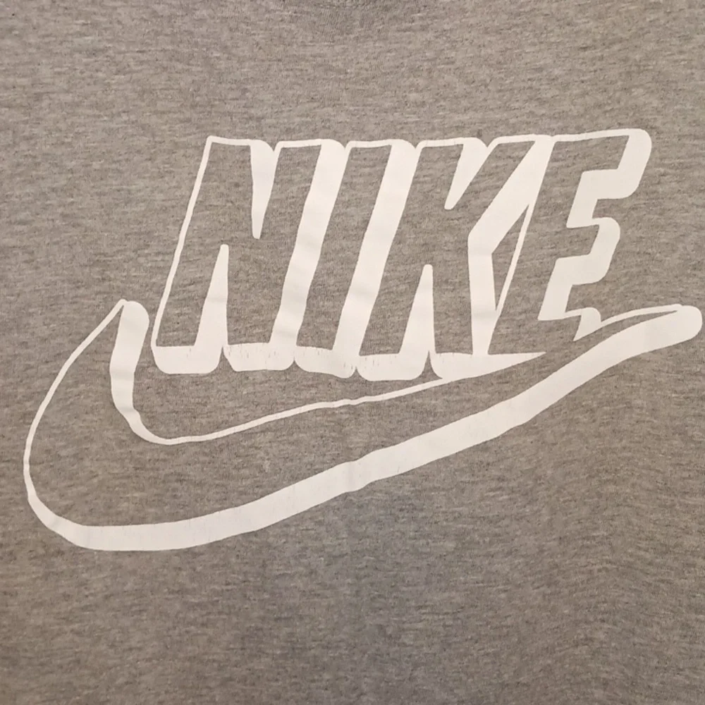 Nike tee - Picture 2 of 3